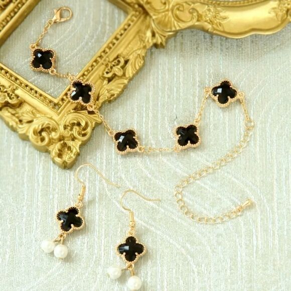 Elegant Clover Leaf Bracelet Earring Set with Pearl Accents - Picture 2 of 5